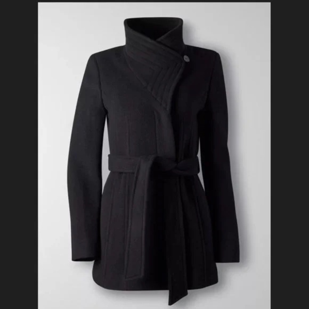 Aritzia Babaton Connor Short Belted Wool and Cashmere Coat in Black (size XS)